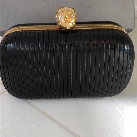 Alexander McQueen black clutch MUST HAVE! - Picture 4 of 5